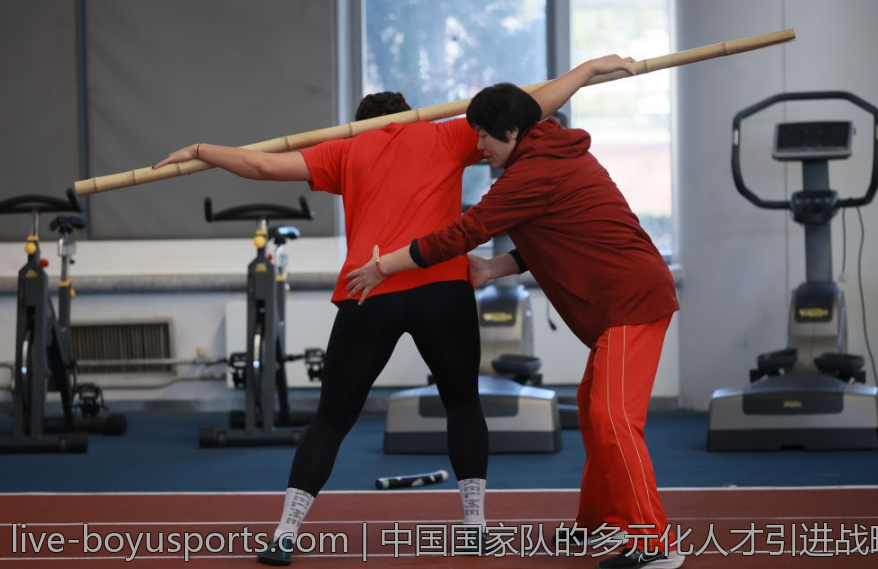 中国国家队的多元化人才引进战略解析